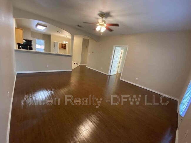 Building Photo - 300 E Main St