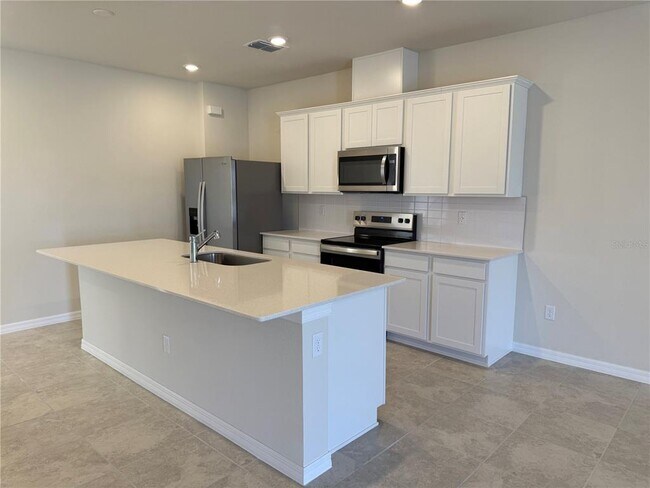 Building Photo - 6400 Tabebuia Pkwy