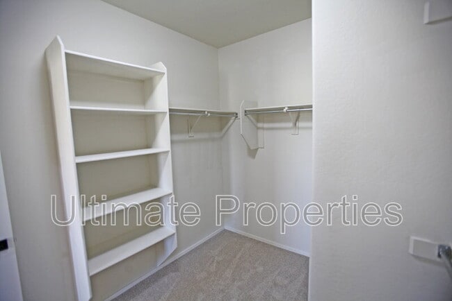 Building Photo - 18028 W Golden Ln