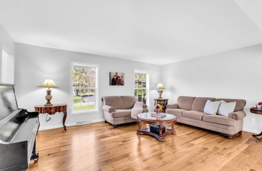 Building Photo - 108 Miller Ln