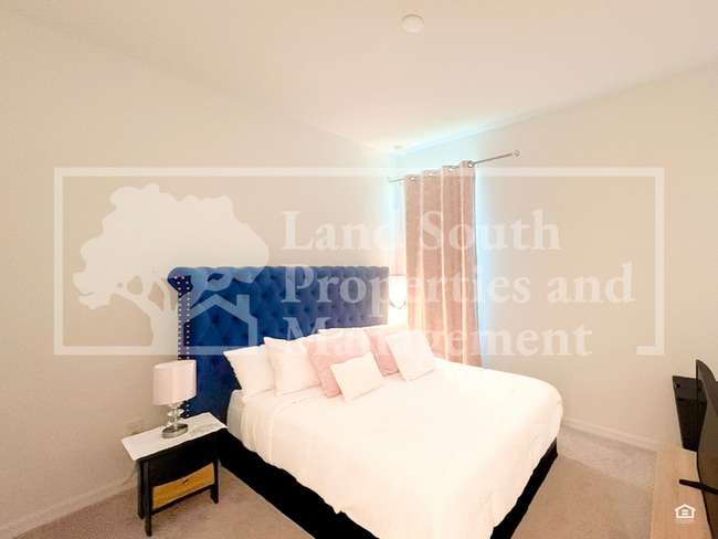 Building Photo - 6720 Great Bear Dr