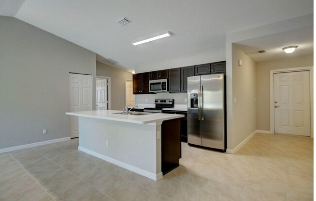 Building Photo - 2243 SW Frisco Terrace