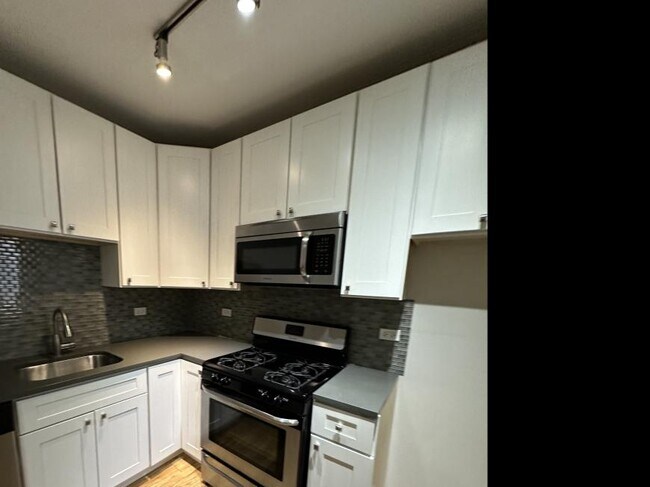 Building Photo - 0 bedroom in Chicago IL 60647