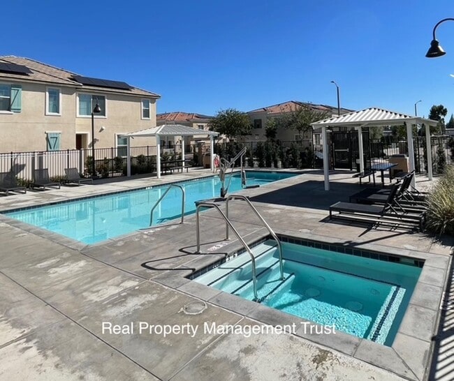Building Photo - Meticulously Cared for Condo for Rent