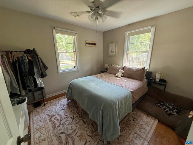 Building Photo - 301 Georgetown Ln