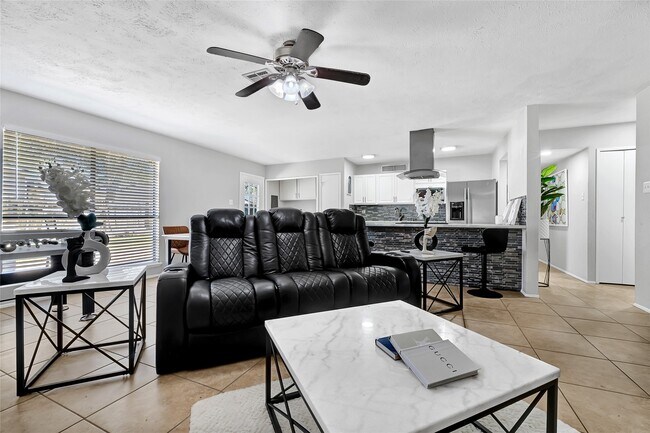 Building Photo - 4350 Kacee Dr