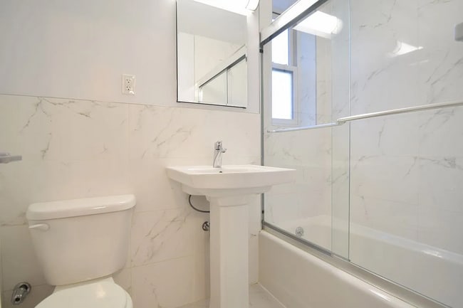 Building Photo - 1540 Pelham Pkwy S