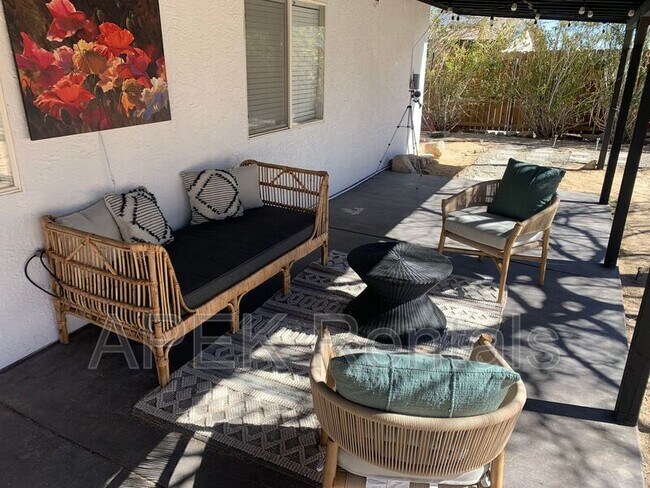 Building Photo - 61493 Desert Air Rd