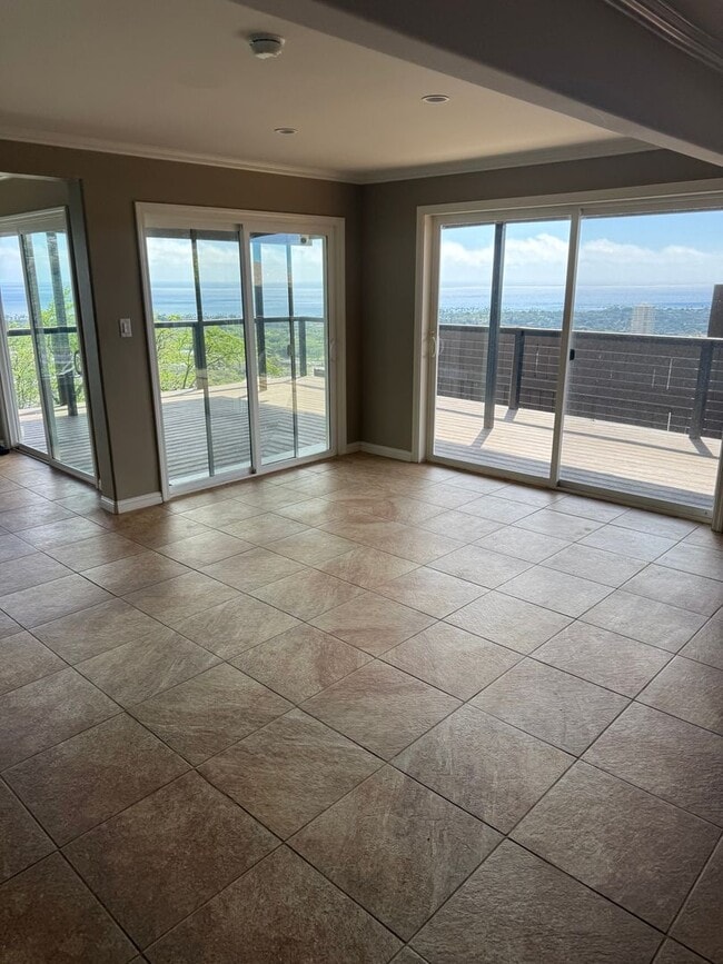 Building Photo - Luxury Hillside Home with Panoramic Kahala Beach Views – $8,000/month