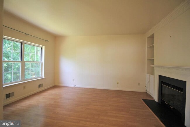 Building Photo - 92 Harvard Cir