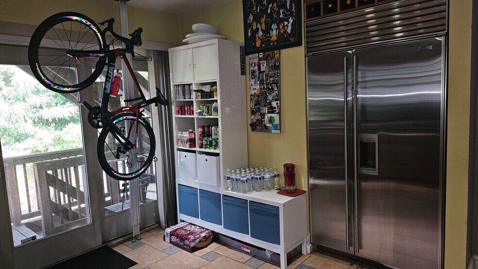 Building Photo - 133 Cedar St