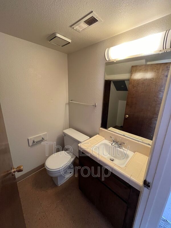 Building Photo - 840 N Williford Dr