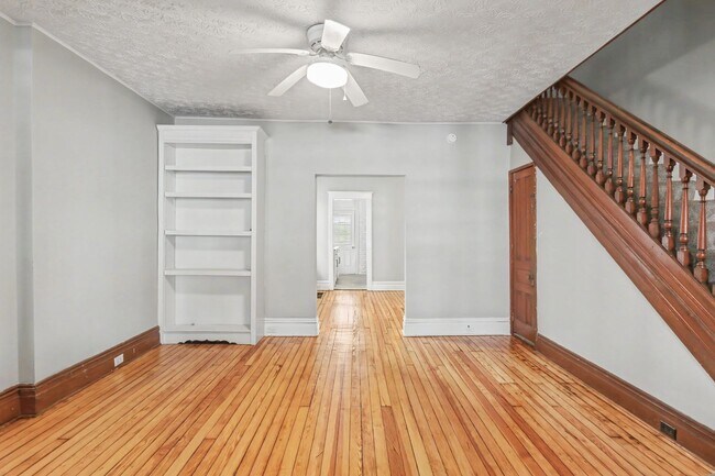 Building Photo - 5 bedroom, 2 bathroom house in downtown Carlisle