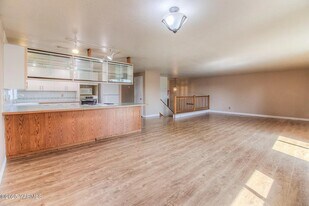 Building Photo - 1105 S 43rd Ave