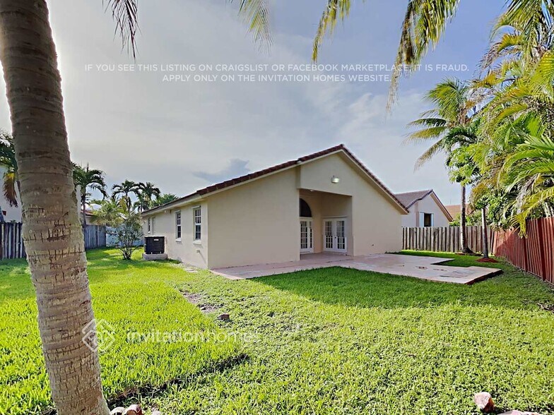 Building Photo - 9155 SW 166th Pl