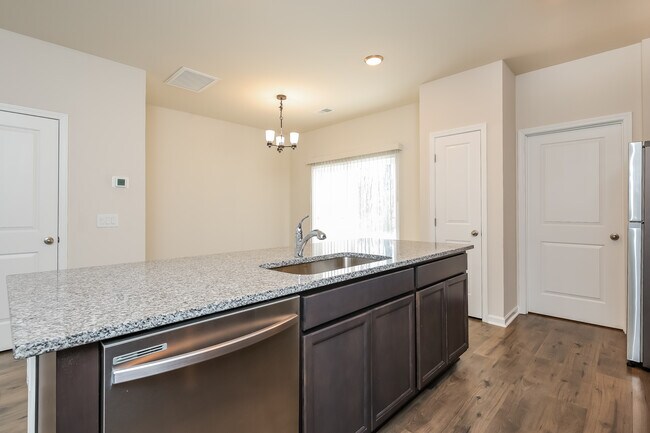 Building Photo - 157 Morning Line Dr, Moncks Corner, SC