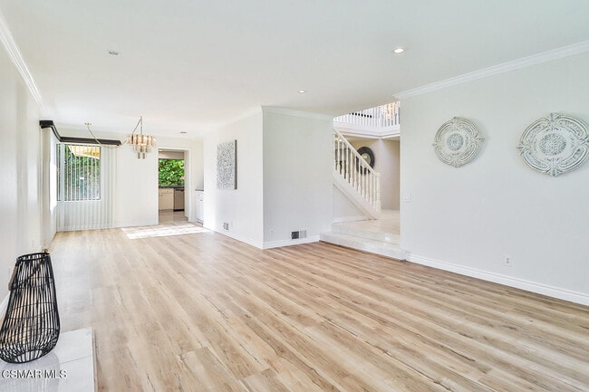 Building Photo - 4082 Avenida Verano