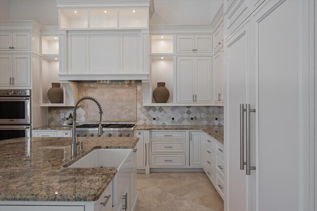 Building Photo - 12820 Mizner Way