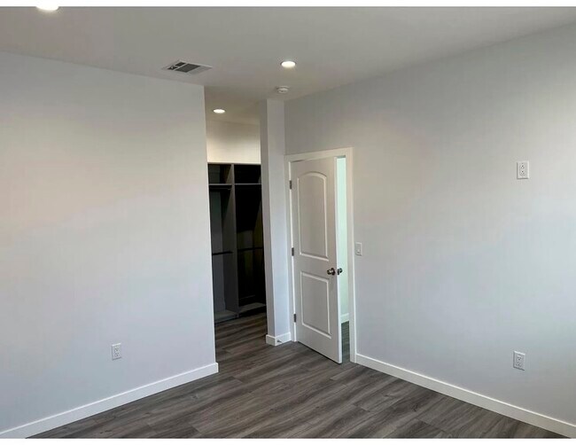 Building Photo - 14739 Drell St