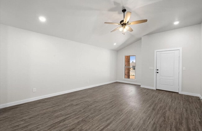 Building Photo - 2122 Langford Ave