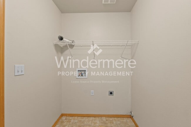 Building Photo - **Half off Full 1st Month's Rent** Great 3-bed Home In Spokane Valley