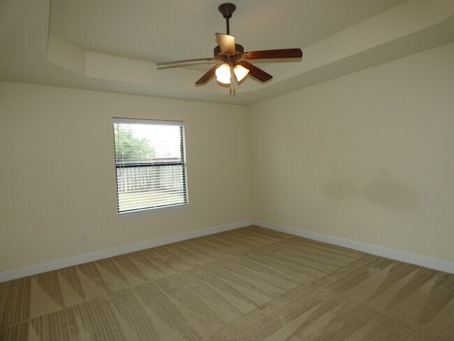 Building Photo - Charming 3-Bedroom Home