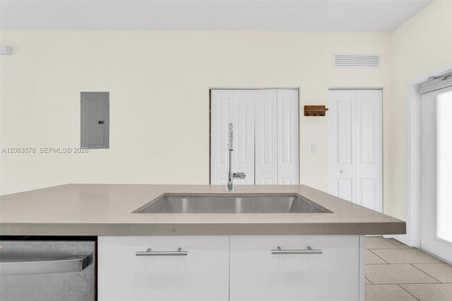 Building Photo - 8167 NW 41st St