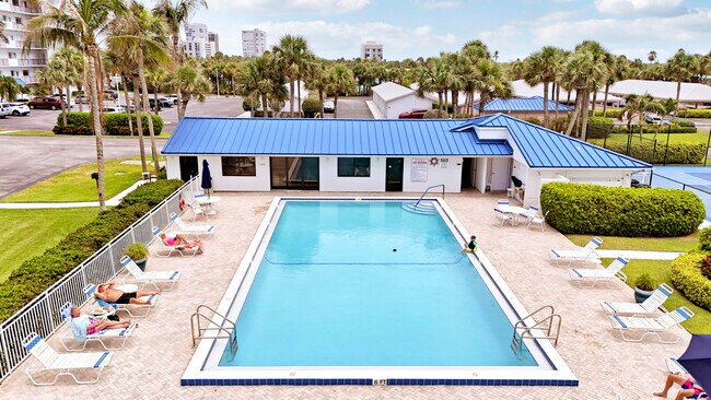 Building Photo - 5151 N Hwy A1A