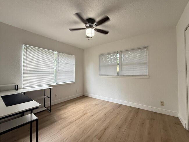 Building Photo - 524 N Lakemont Ave