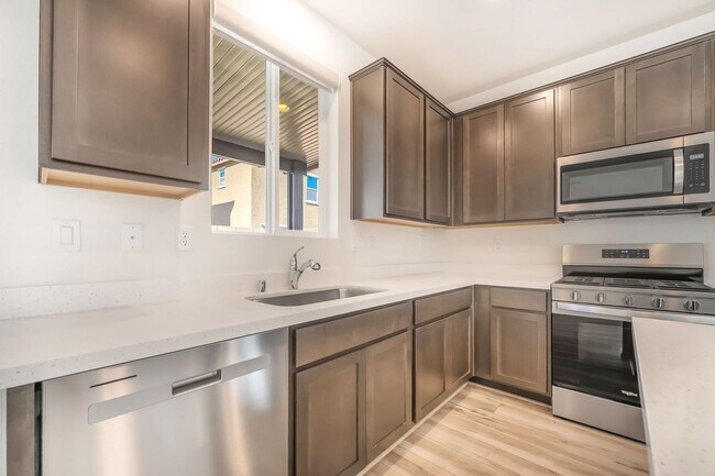 Building Photo - GORGEOUS BRAND NEW 4 BEDROOM HOME FOR LEASE!