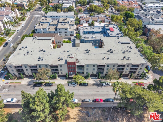 Building Photo - 620 N Kenwood St