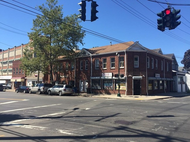 Primary Photo - Chapel & Ferry Mixed Use