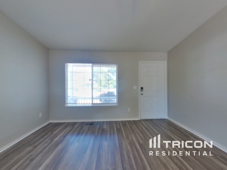 Building Photo - 18196 Almondleaf Ct