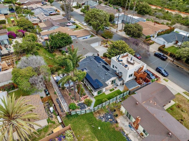 Building Photo - 5050 Gardena Ave