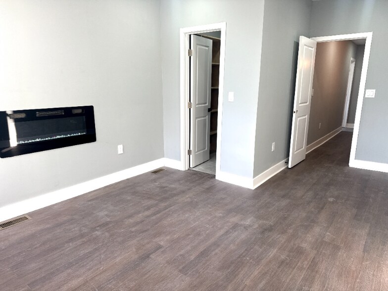 Building Photo - 1500 E Lafayette Ave