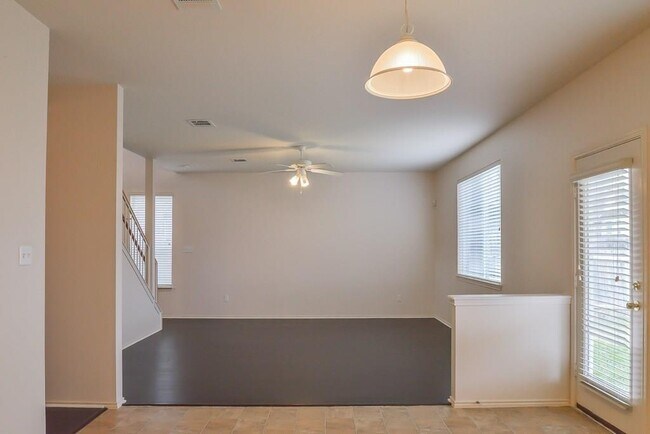 Building Photo - 520 Fort Thomas Pl