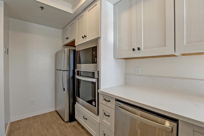 Building Photo - 10252 Danube Dr