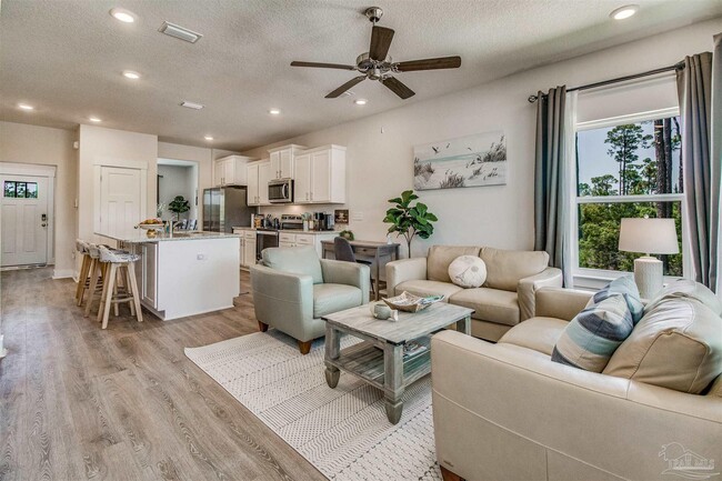 Building Photo - 14358 Gardenglen Dr