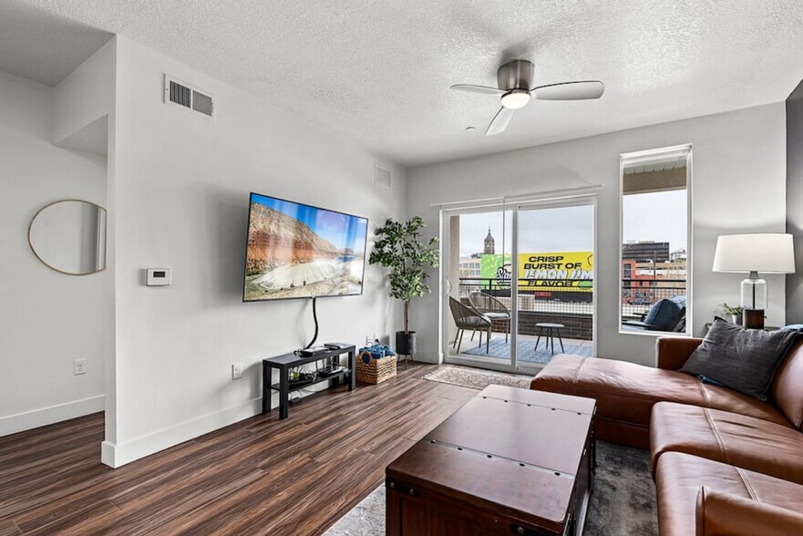 Building Photo - 380 S 400 E