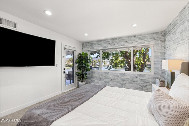 Building Photo - 2544 Northshore Ln