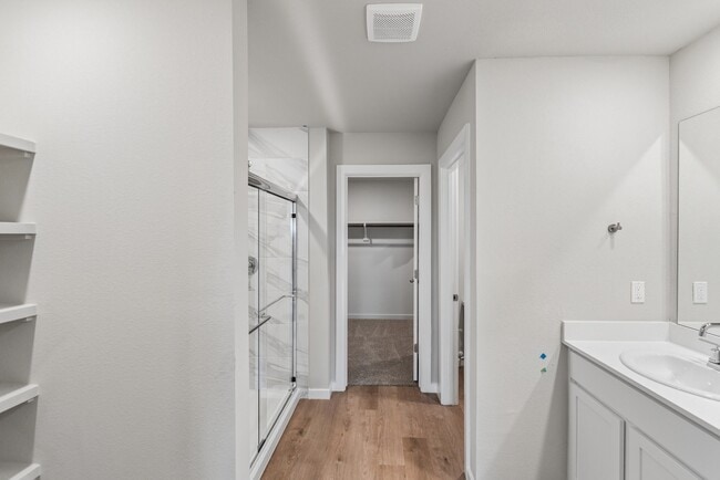 Building Photo - 8517 E Fort Worth St