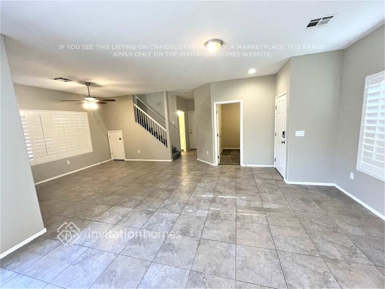 Building Photo - 1576 E Orchid Ct
