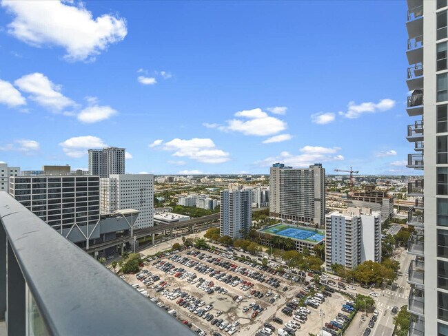 Building Photo - 11 NE 6th St