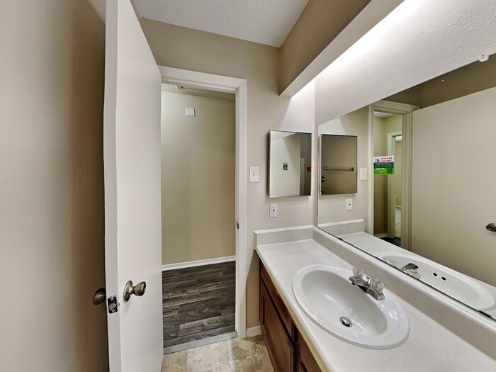 Building Photo - 2855 Pilgrims Point Dr