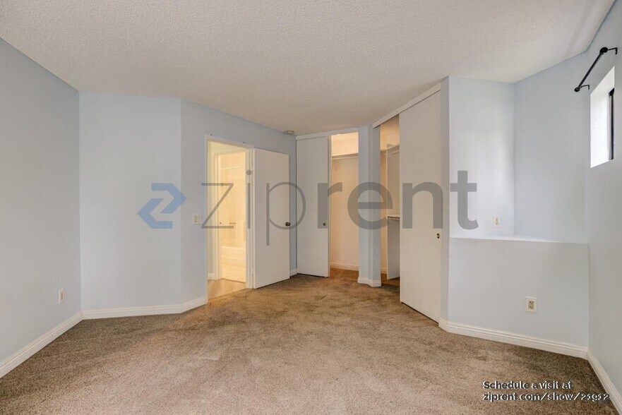 Building Photo - Unit 10