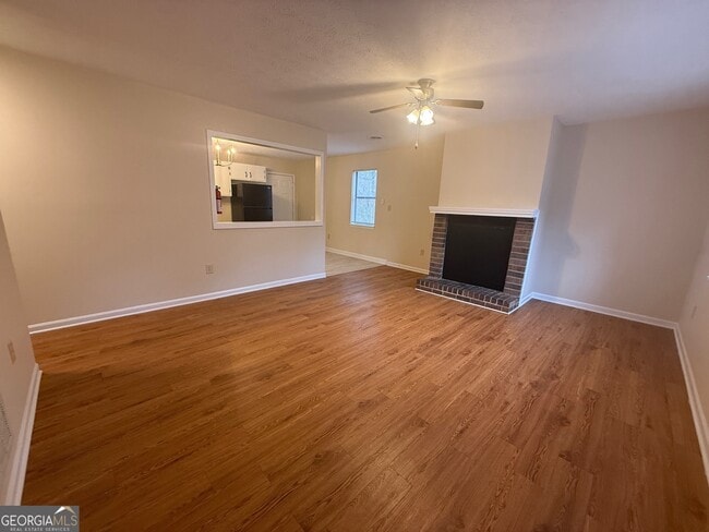 Building Photo - 150 Essex Ct