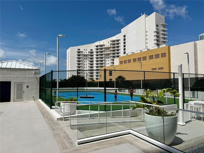 Building Photo - 770 Claughton Island Dr