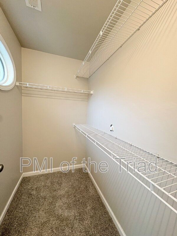 Building Photo - 3900 Hunt Chase Ct
