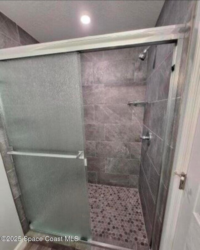 Building Photo - 1660 Bottlebrush Dr