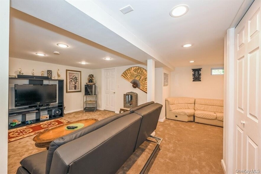 Building Photo - 41 Eaton Rd